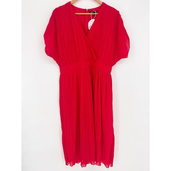 Boohoo NWT Red Pleated V-Neck Cocktail Dress Size 12 - Picture 4 of 9
